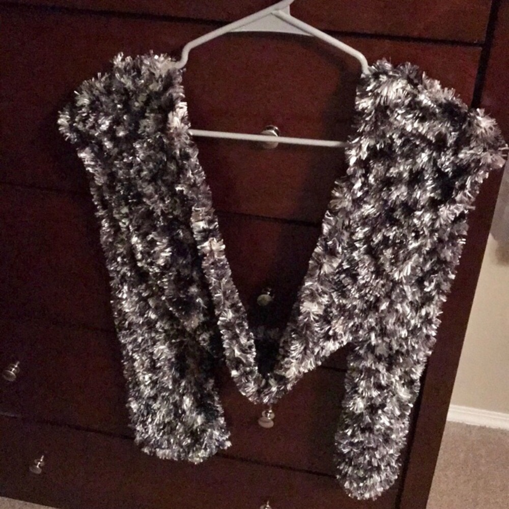 SCARF - Merona super soft black and gray scarf